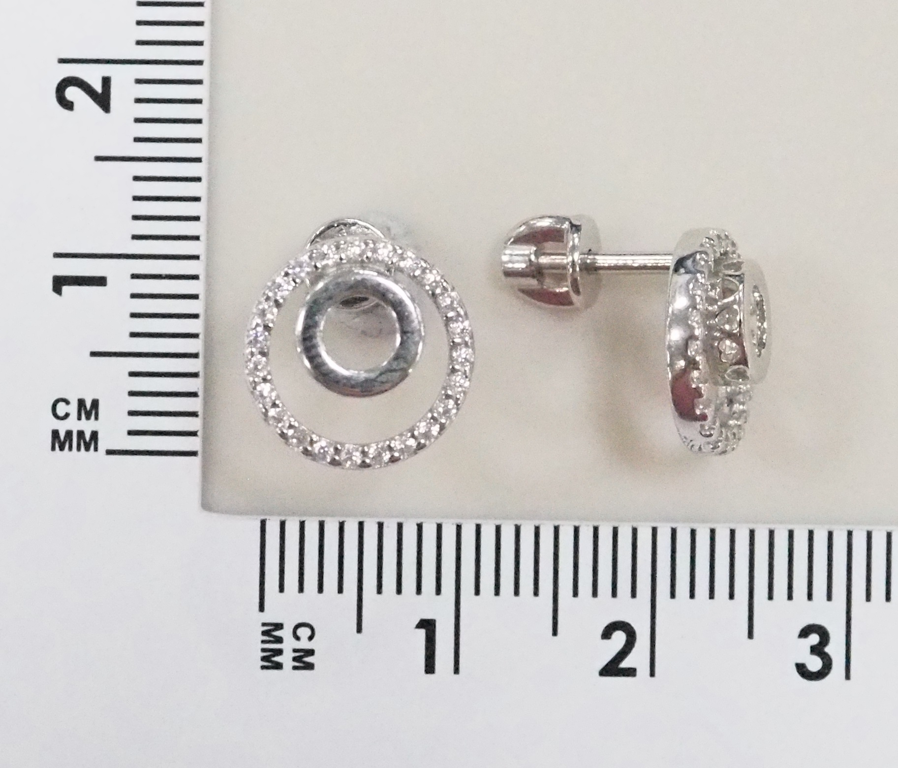 Серебряные серьги-пусеты 925 пробы; вставки 46 Фианит бесцв.;